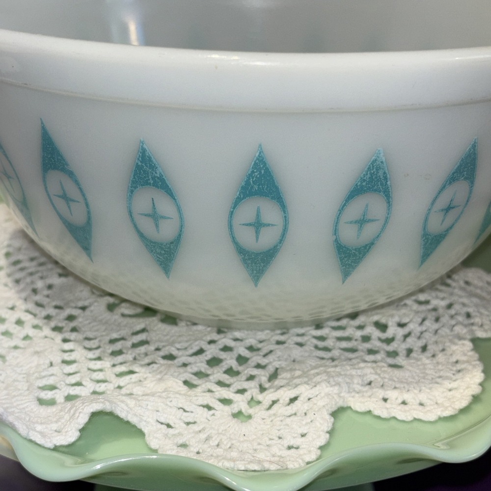 Vtg Atomic Eyes Pyrex Mixing Bowl MCM 1950s Unmarked White & Turquoise 403 - Picture 8 of 13